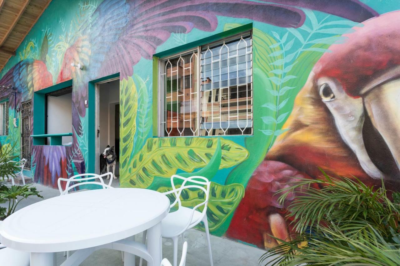 Gaston Coliving Hostel Medellin Luaran gambar
